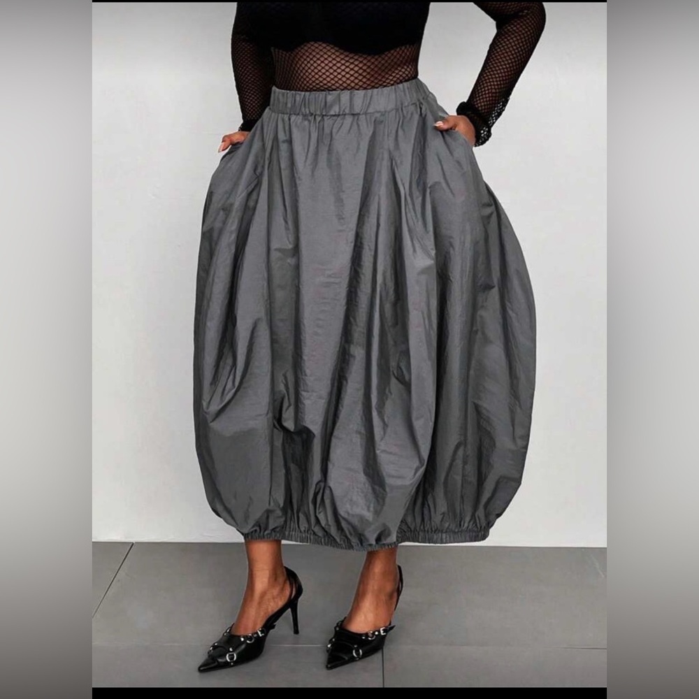 Elegant Gray Women's Skirt - Picture 4 of 4